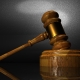 Ein Jury Hammer