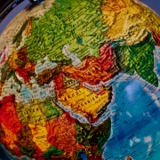Ein beleuchteter Globus